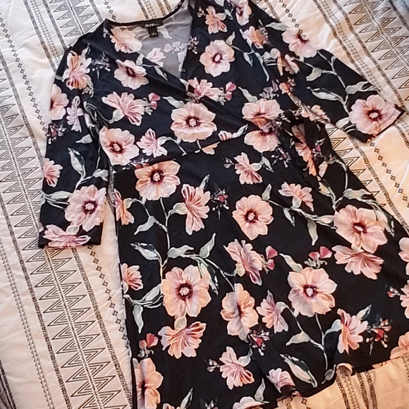 ALYXdress LG black floral dress - Picture 2 of 2
